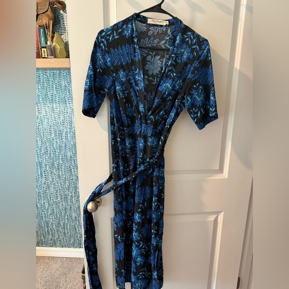 Nice Things Floral Blue Midi Dress - Picture 1 of 3